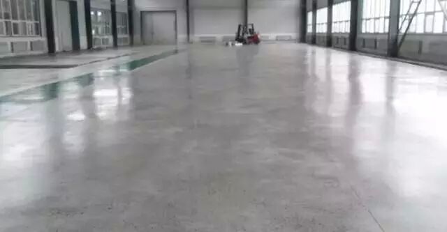 世界杯线上平台裂缝 世界杯线上平台地面