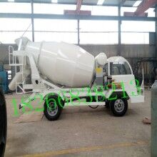 福建永安自动上料搅拌世界杯线上平台车 自上料搅拌车