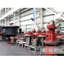 流动反击式碎石机100-200吨在线报价ZQ88