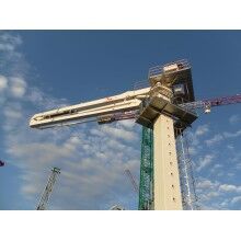 信瑞重工HG32A-3R内爬式世界杯线上平台布料机