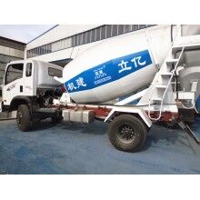 专业生产小型世界杯线上平台罐车，亿立实业2m³搅拌罐车